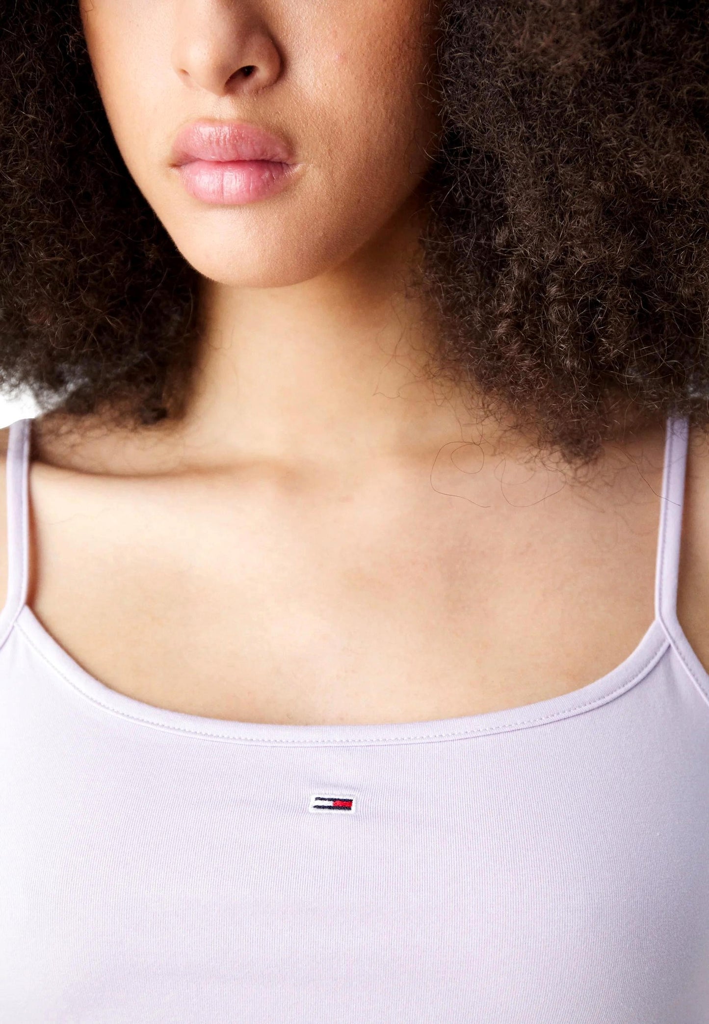 TOP MUJER ESSENTIAL TOMMY JEANS DW0DW17381