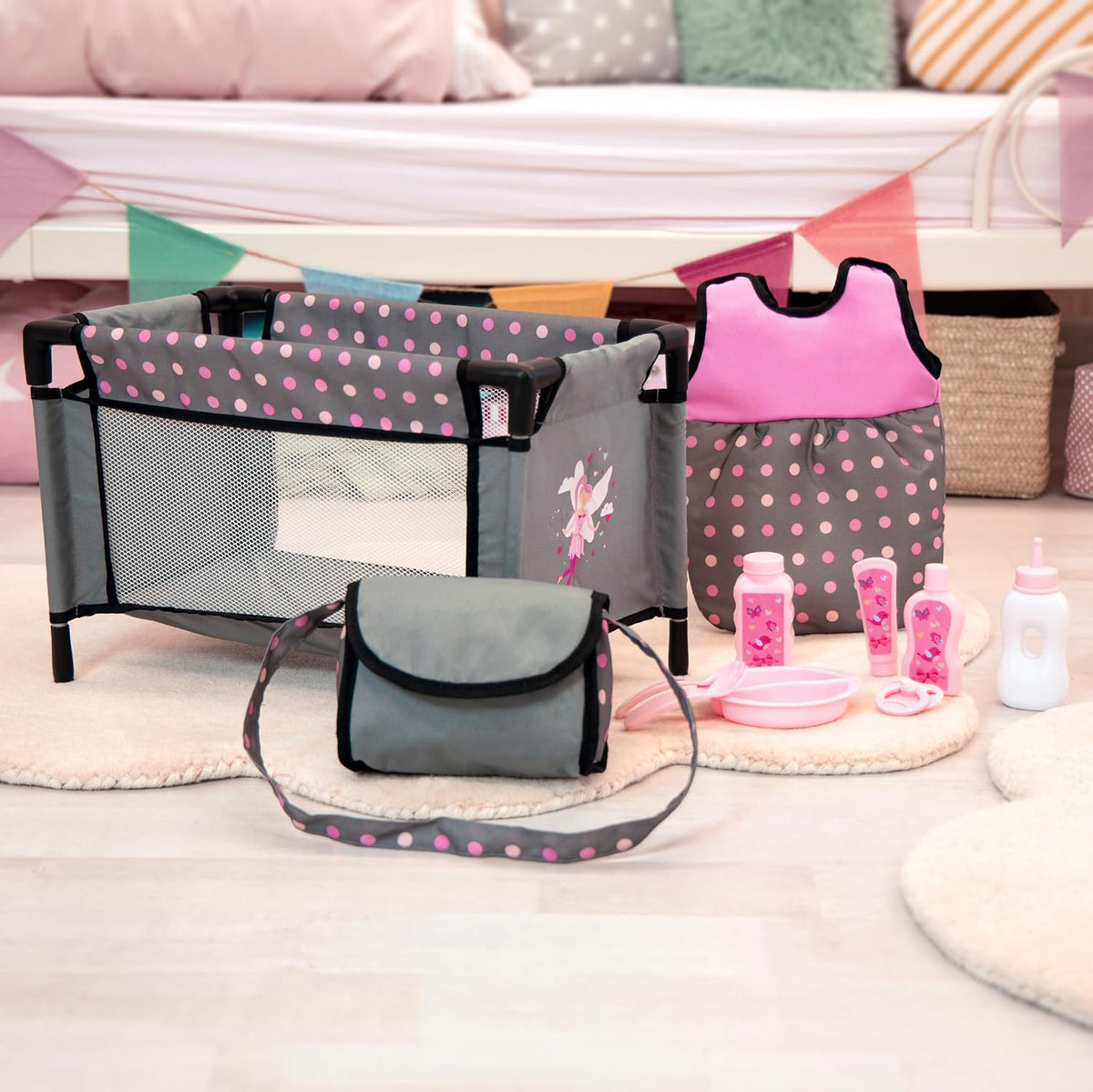SET DE ACCESORIOS Y CUNA MUÑECA BEBE BAYER 61766AB