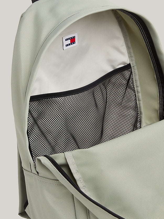 MOCHILA TOMMY JEANS ESSENTIAL CON LOGO
