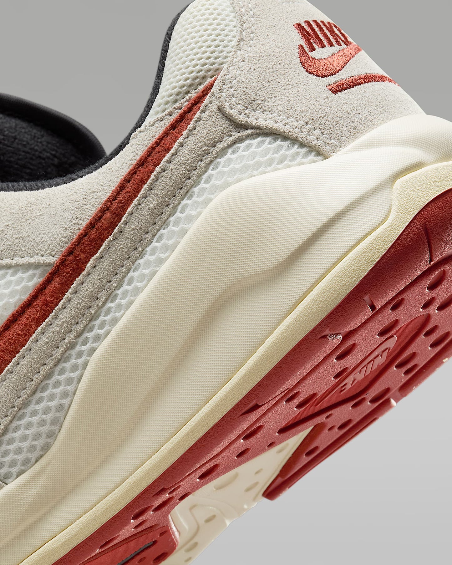 ZAPATILLA JORDAN CMFT ERA HJ6777-101