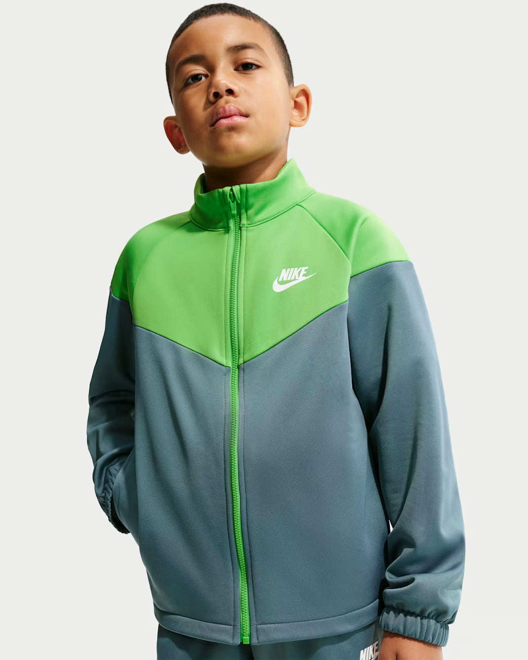 CHANDAL NIKE NIÑO HQ9315-382