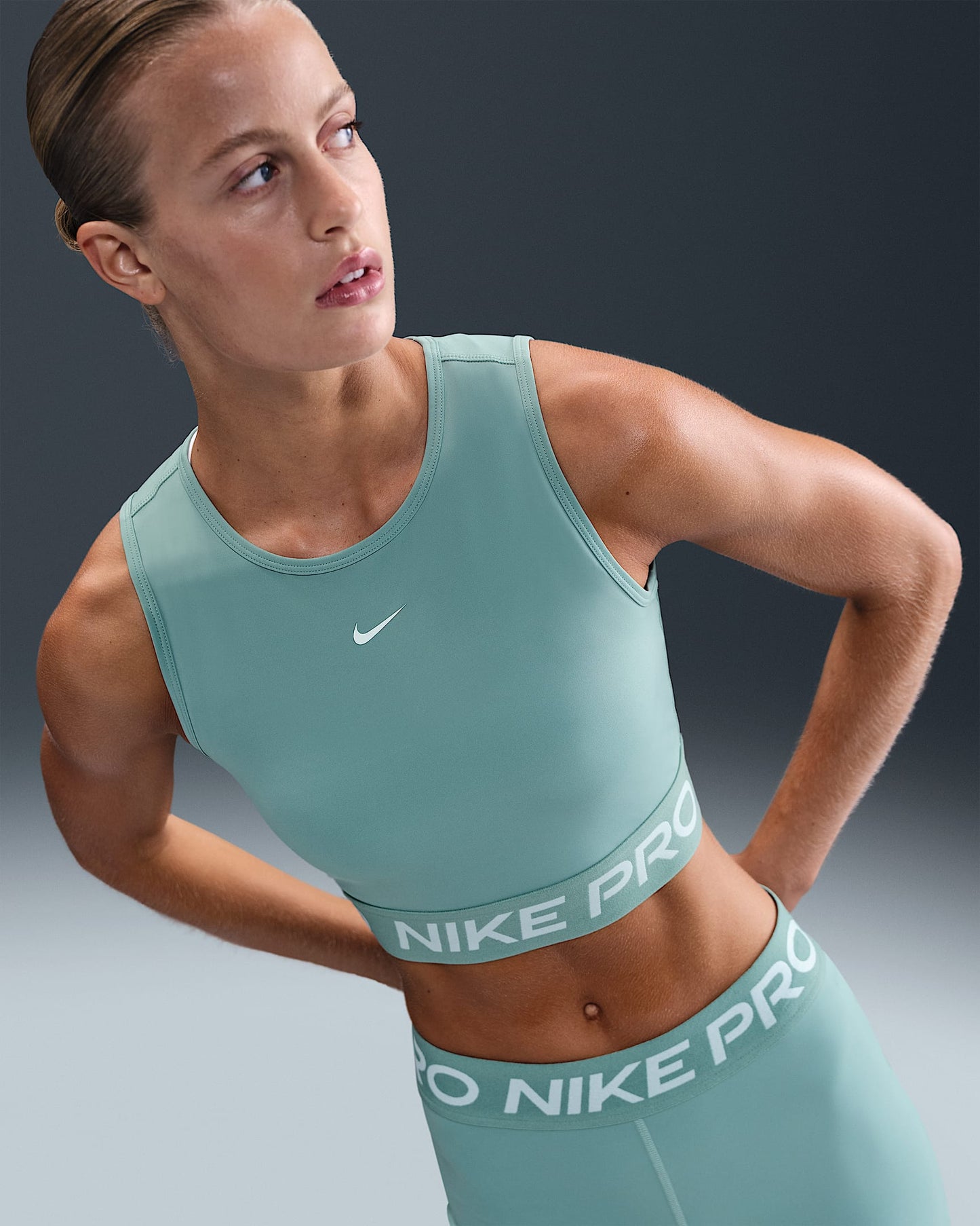 TOP DEPORTIVO NIKE MUJER FZ3615
