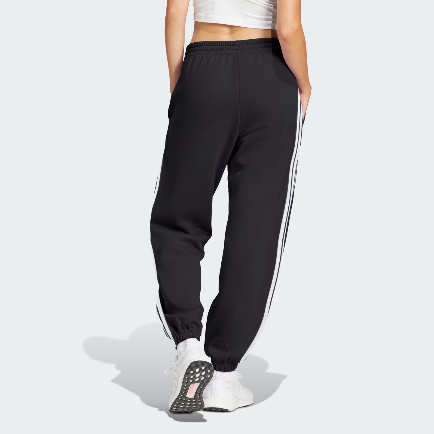Pantalón Adidas Mujer Essentials French Terry Cuffed 3 bandas JD5302