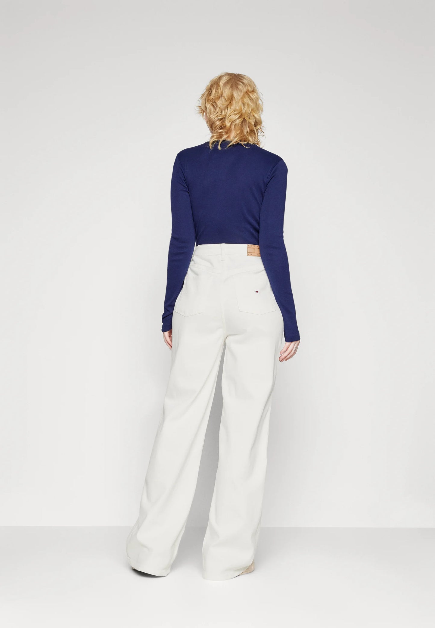 VAQUEROS MUJER CLAIRE WIDE TOMMY JEANS DW0DW17766