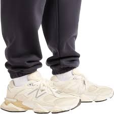 PANTALON NEW BALANCE HOMBRE REIMAGINED GRAPHIC JOGGERS MB62S1NT