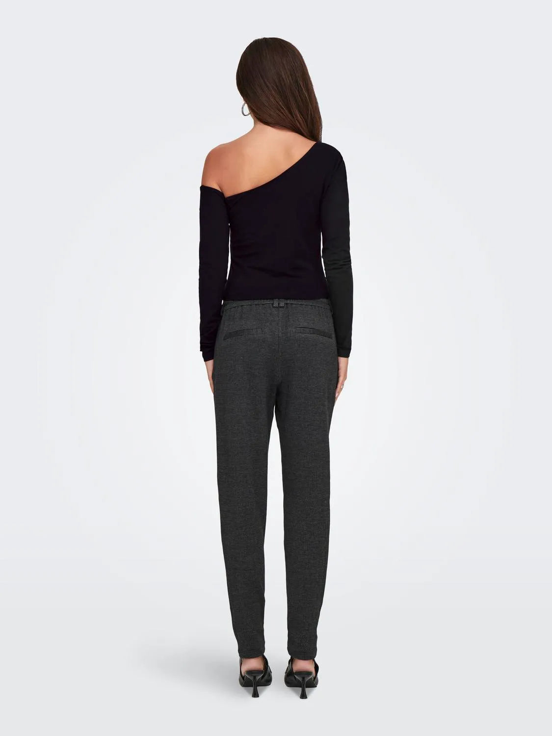 TOP CUELLO ASIMETRICO MANGA LARGA ONLY 15344398