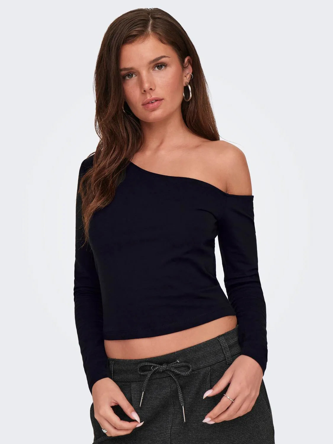 TOP CUELLO ASIMETRICO MANGA LARGA ONLY 15344398