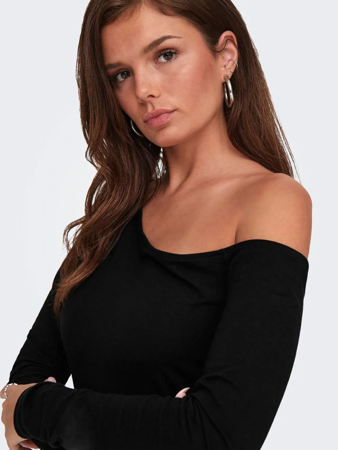 TOP CUELLO ASIMETRICO MANGA LARGA ONLY 15344398