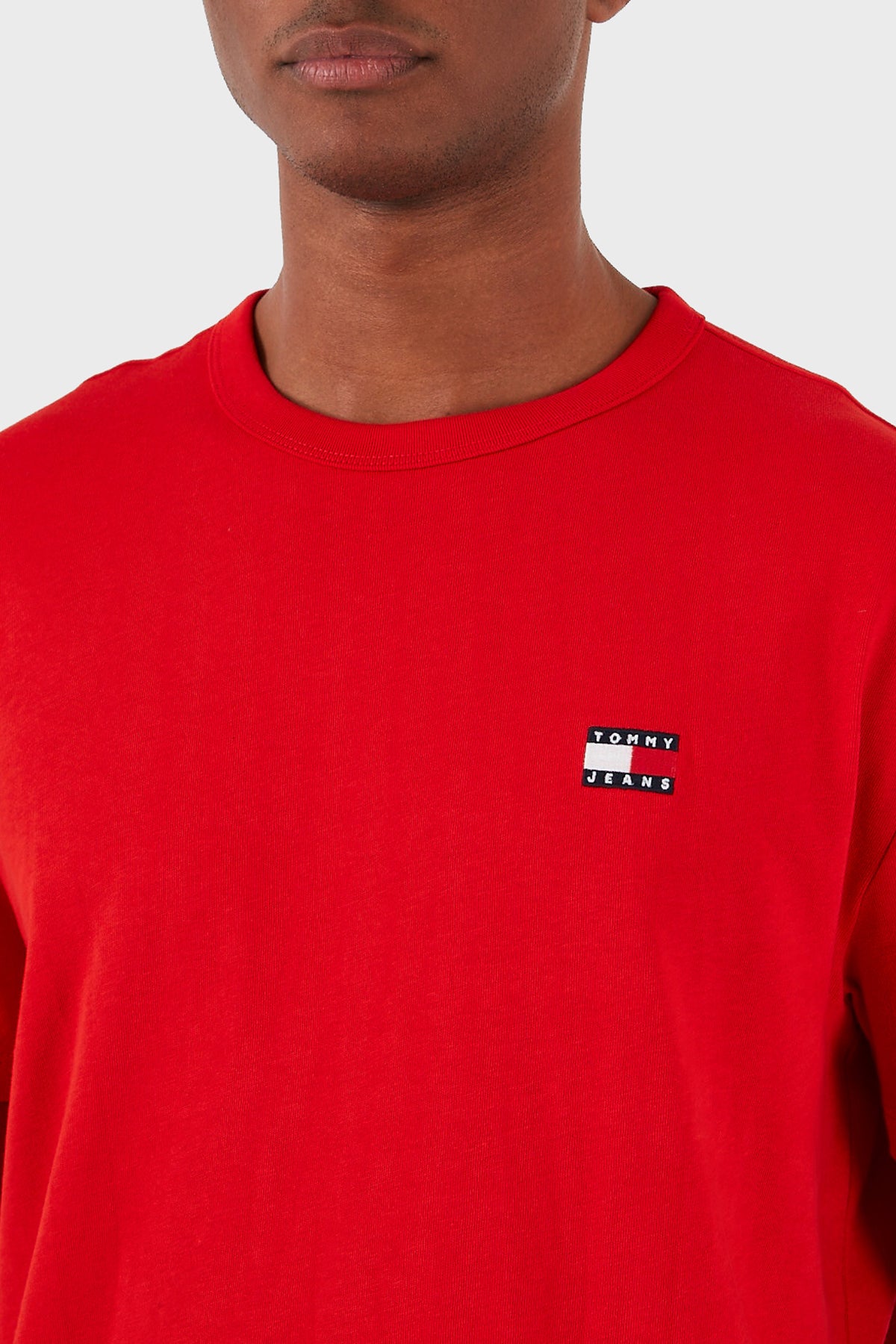 CAMISETA ROJA TOMMY JEANS DM0DM17995 XNL