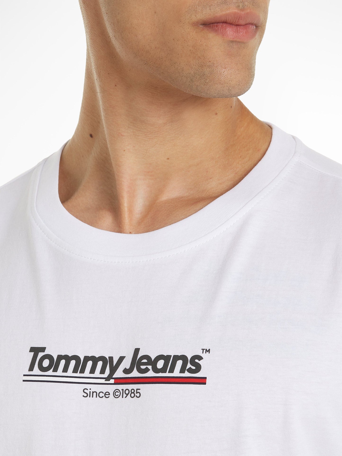 CAMISETA BLANCA TOMMY JEANS DM0DM18590 YBR