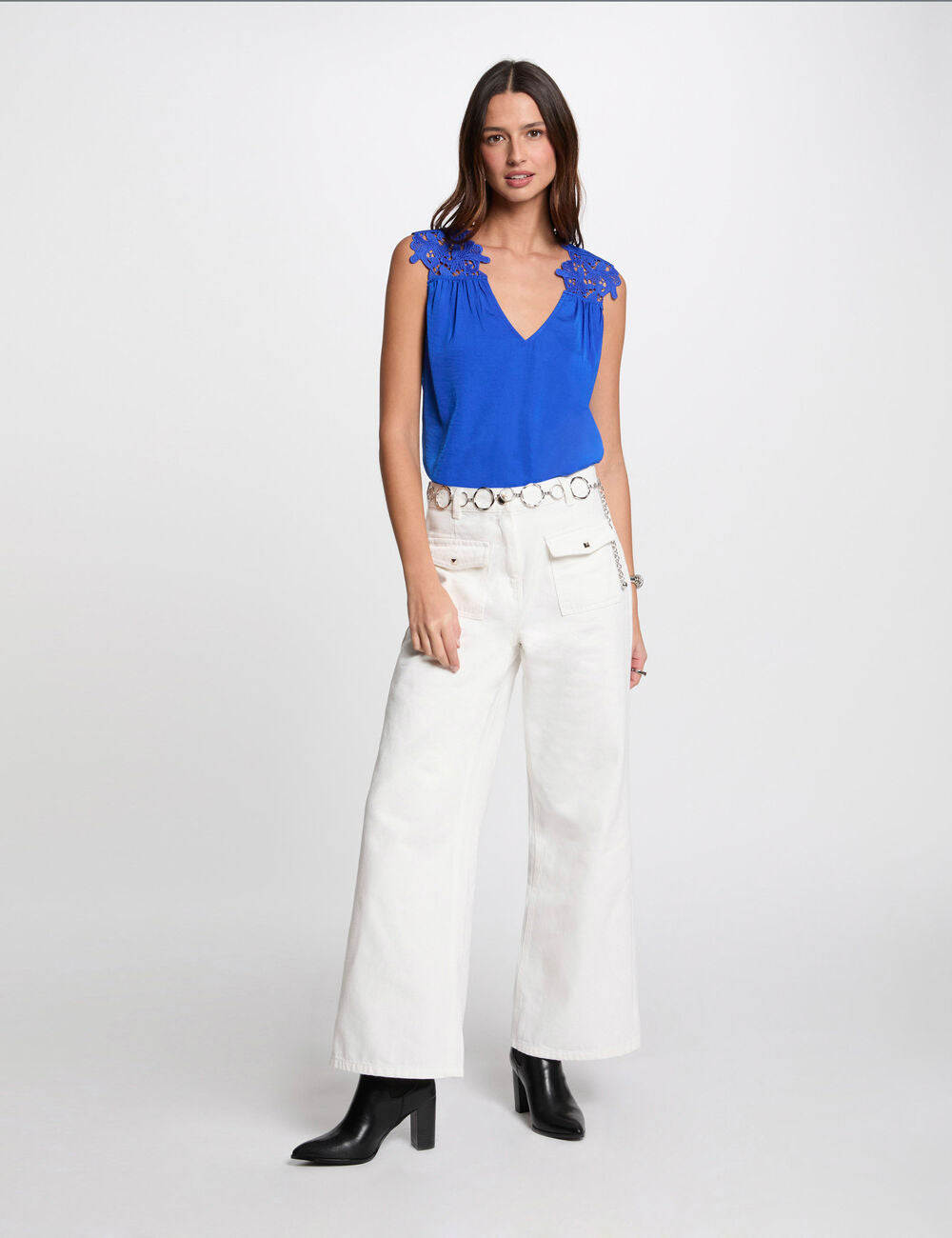 TOP ENCAJE SIN MANGAS MORGAN 251-OJOIE