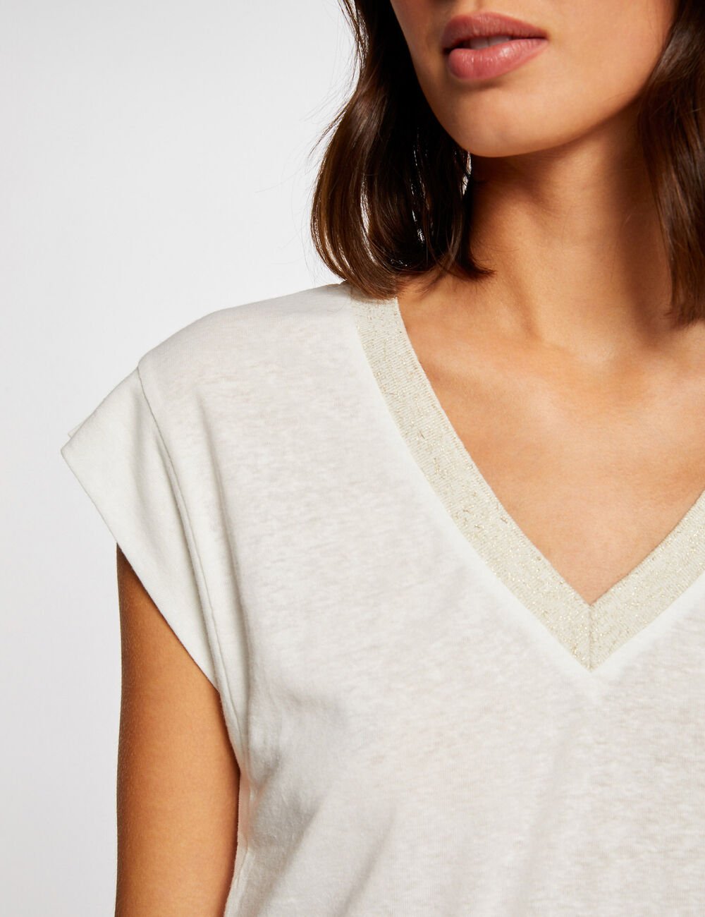 CAMISETA MANGA CORTA CON ESCOTE EN V MARFIL MUJER MORGAN 221-DAME