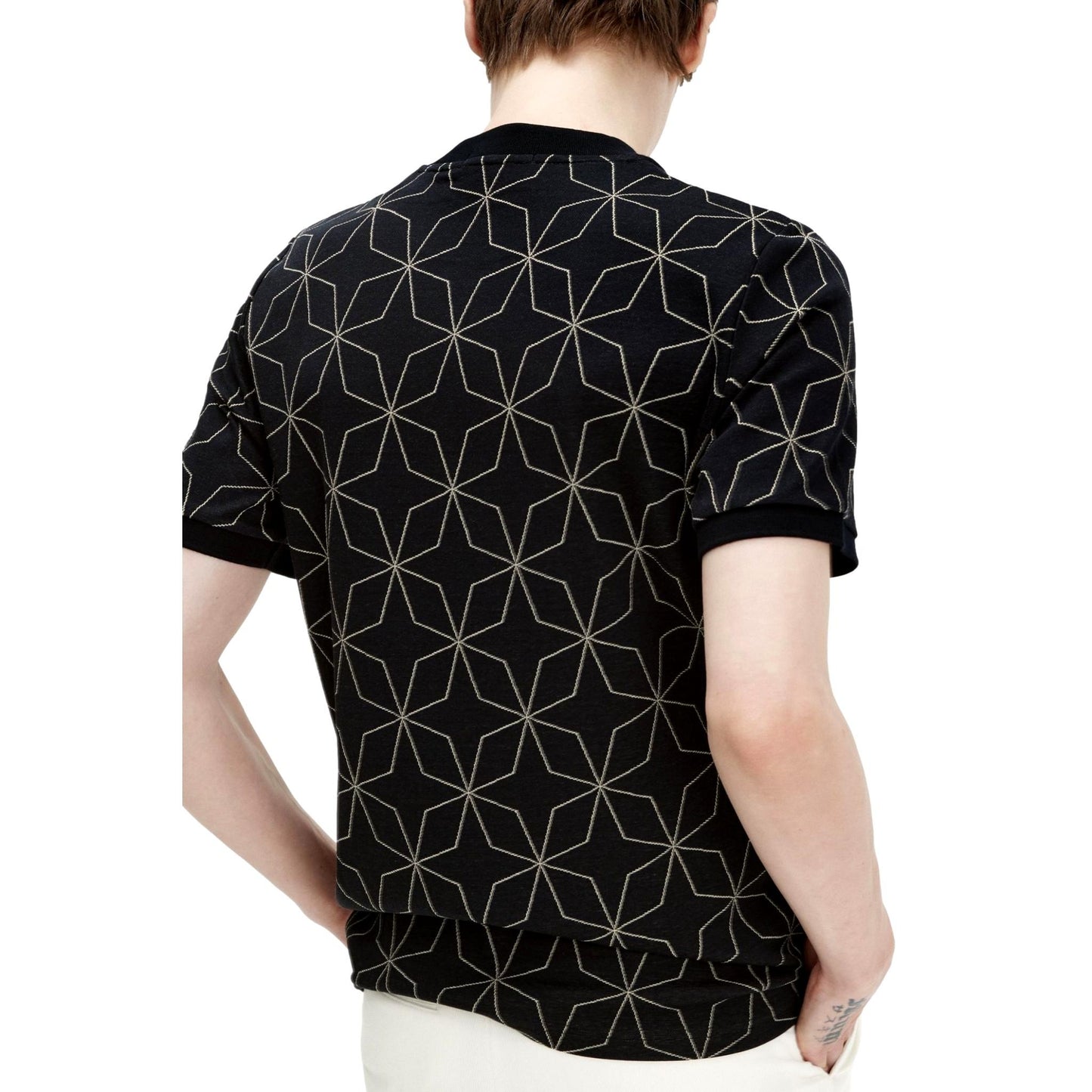 CAMISETA CON ESTAMPADO GEOMETRICO FRED PERRY M7704