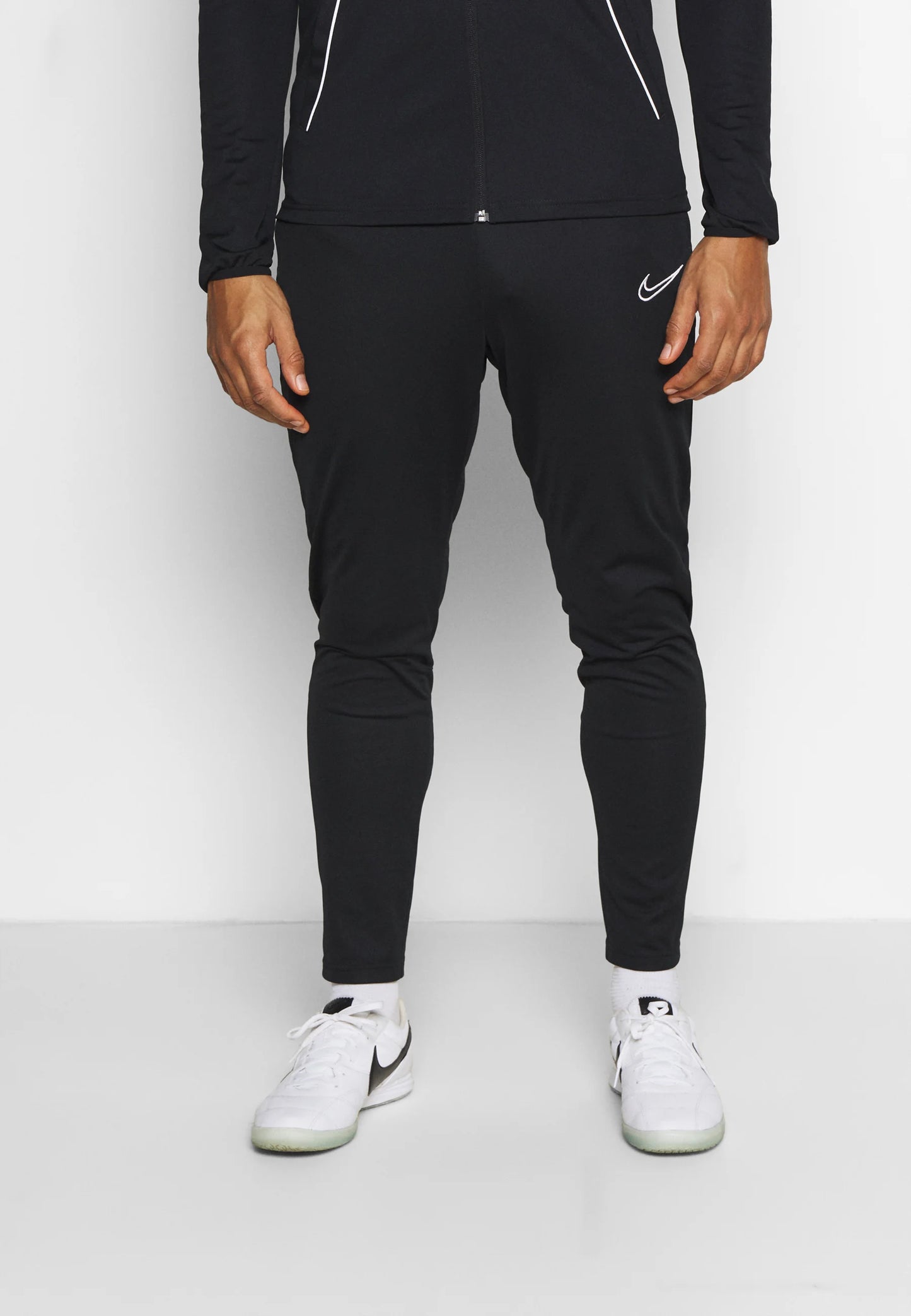 CONJUNTO NIKE HOMBRE CW6131-010