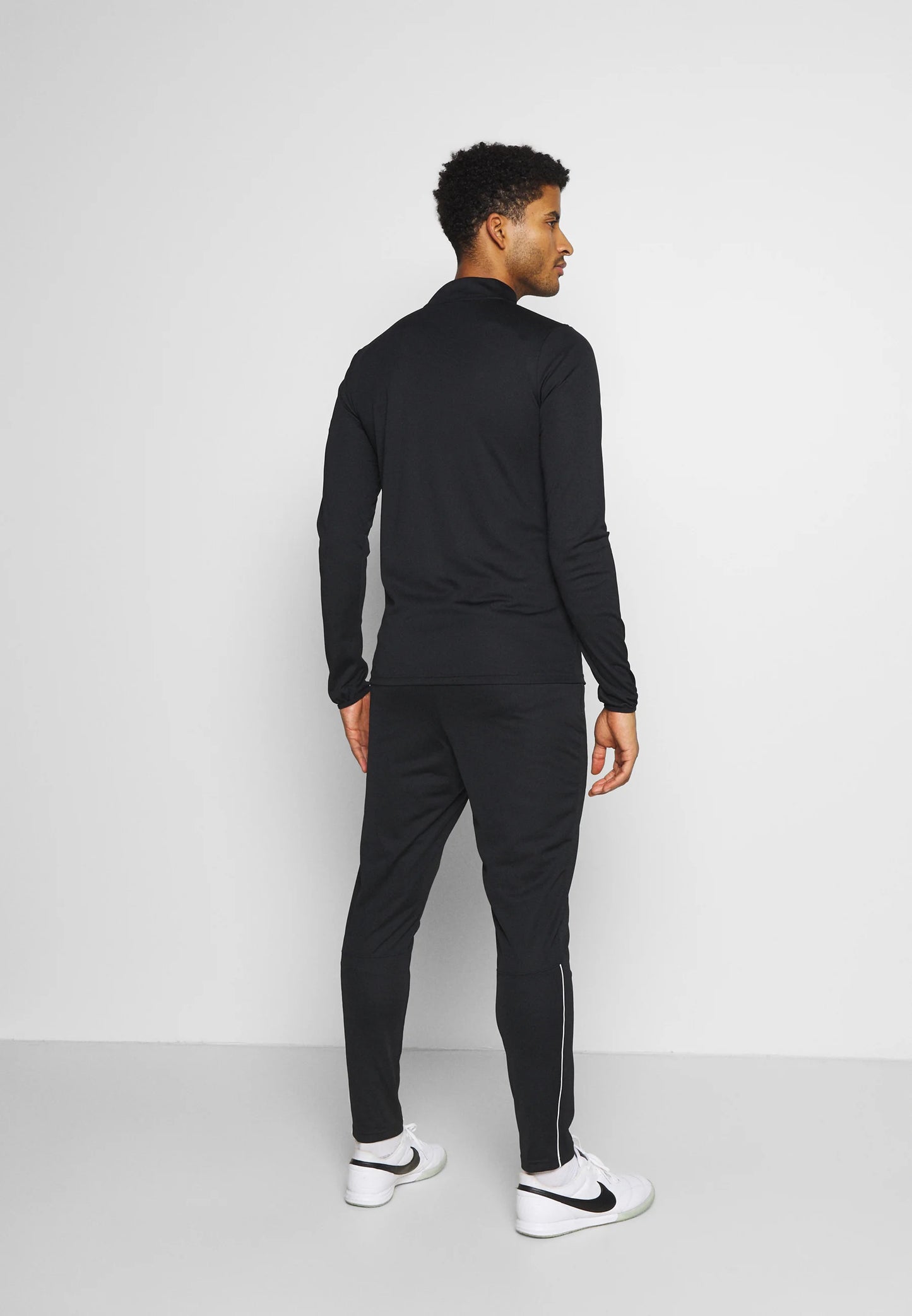 CONJUNTO NIKE HOMBRE CW6131-010