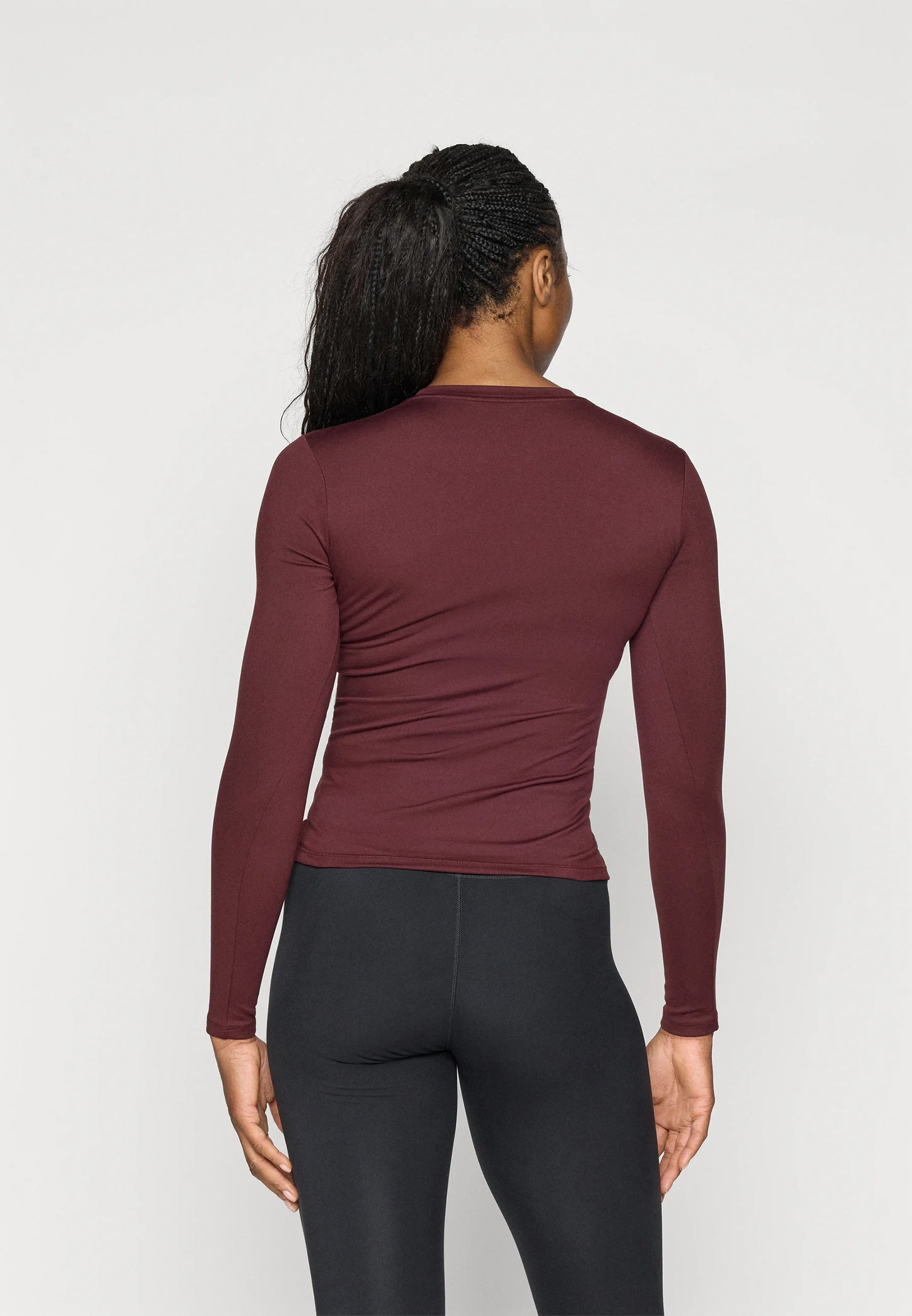 CAMISETA MUJER MANGA LARGA NIKE ONE FITTED IM9449