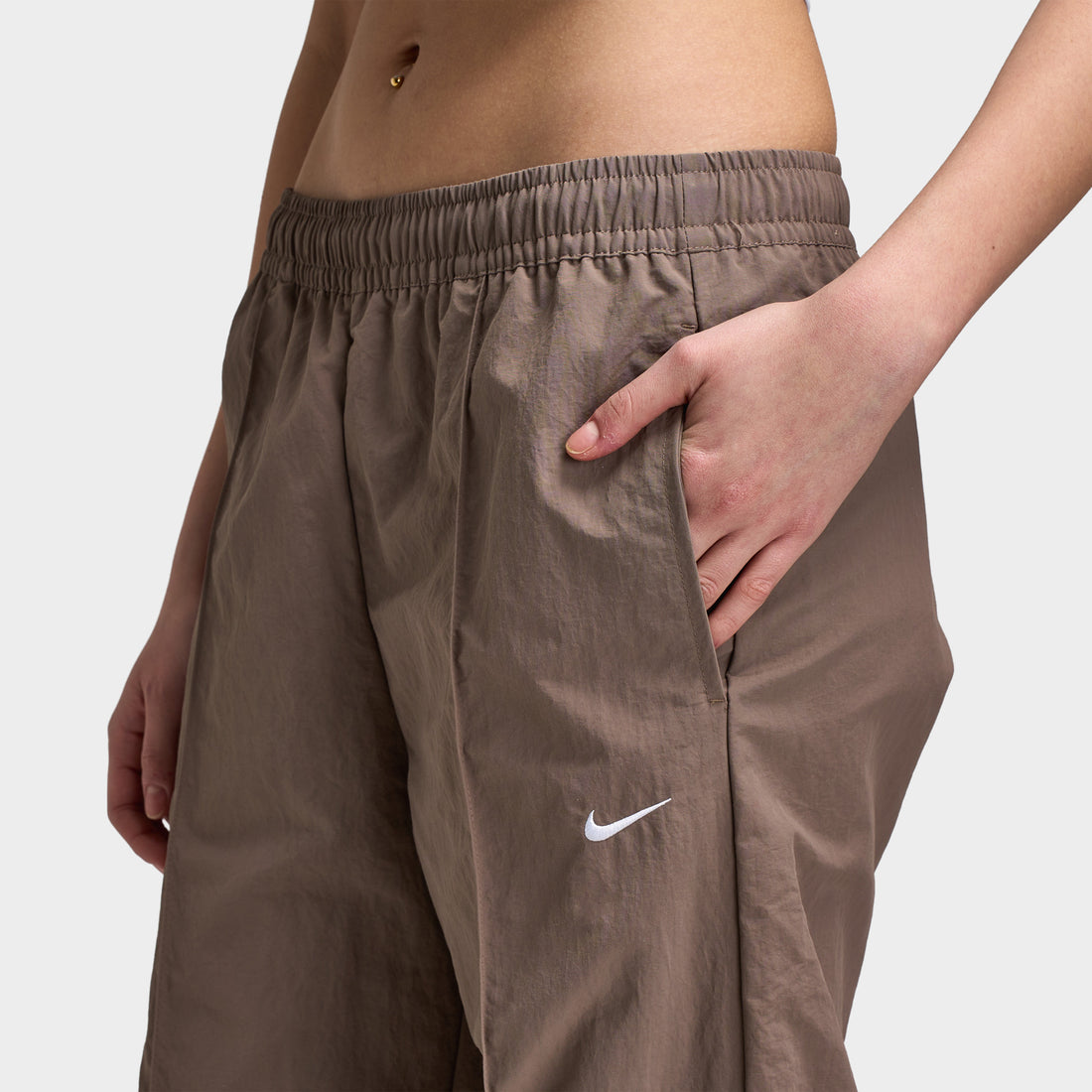 PANTALON MUJER NIKE SPORTSWEAR EVERYTHING WOVENS FQ3588-233