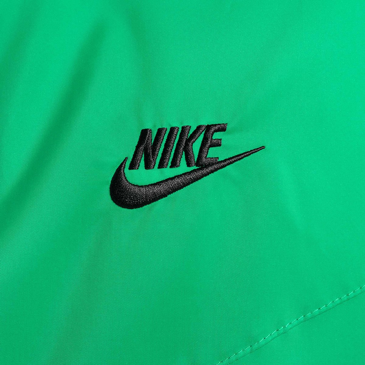 CHAQUETA CORTAVIENTOS NIKE DA0001