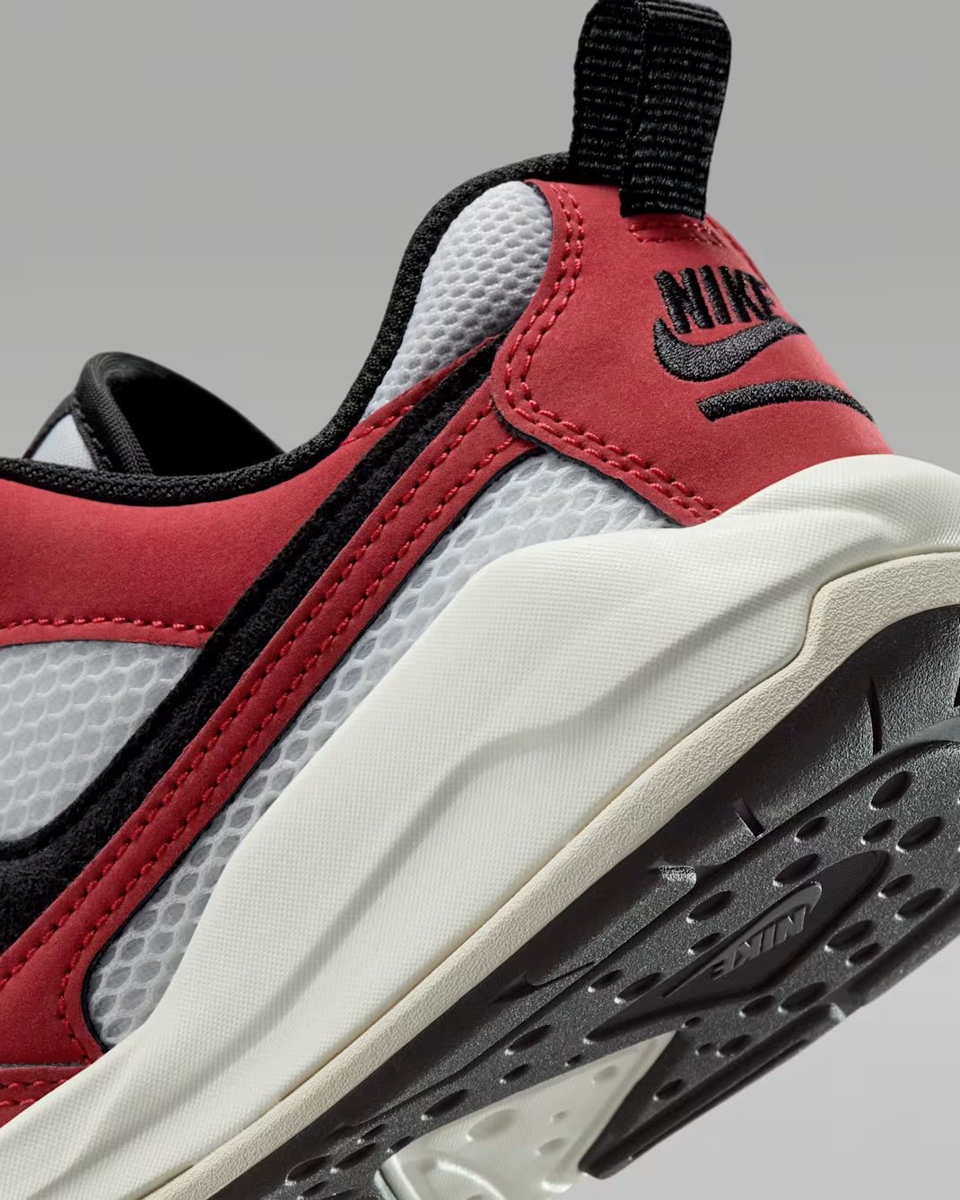 ZAPATILLAS NIÑO JORDAN CMFT ERA HQ0506-106