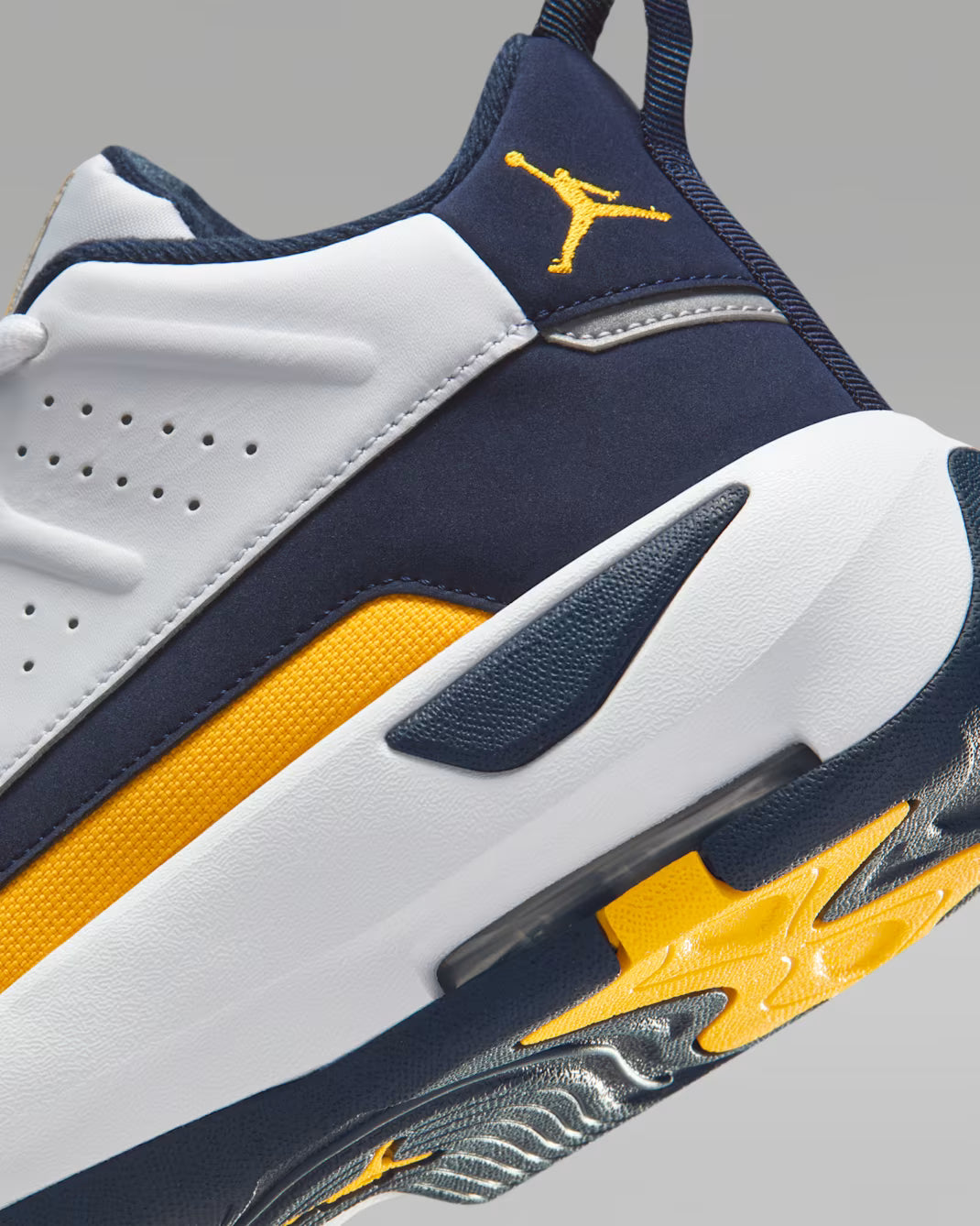 ZAPATILLAS HOMBRE JORDAN MAX AURA 7 HQ2091-102