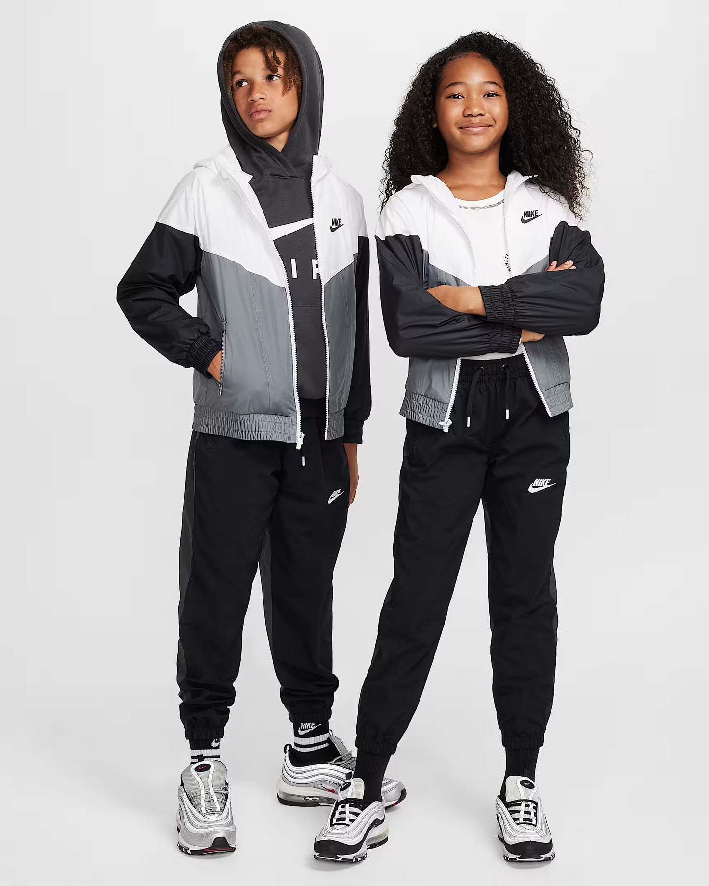 CHAQUETA CON CAPUCHA NIÑOS NIKE FZ5516