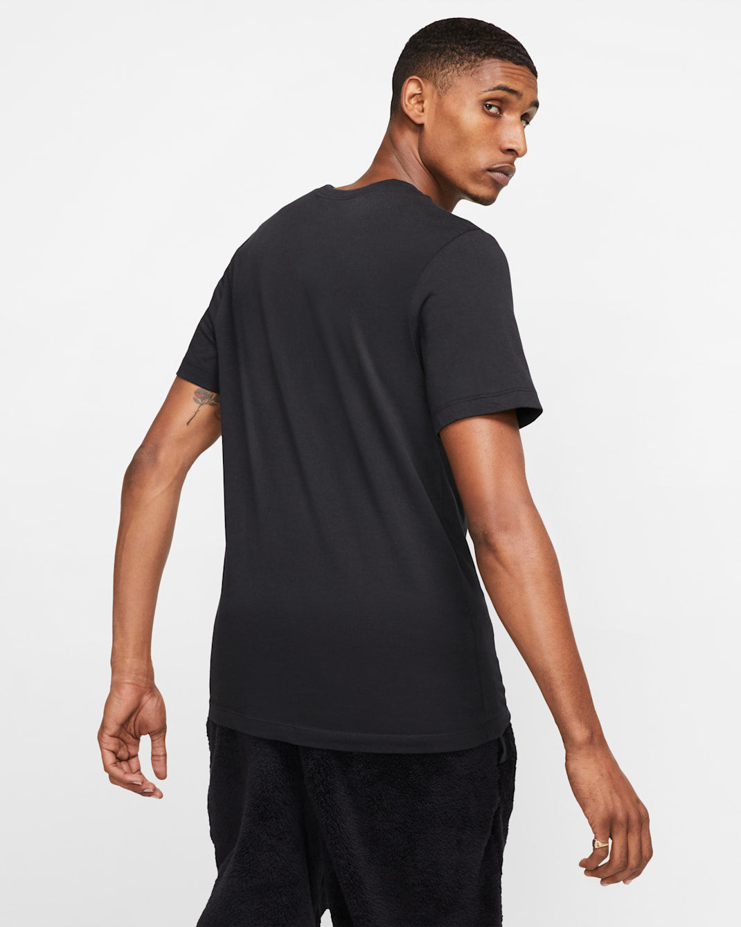 CAMISETA HOMBRE NIKE SPORTSWEAR CLUB AR4997