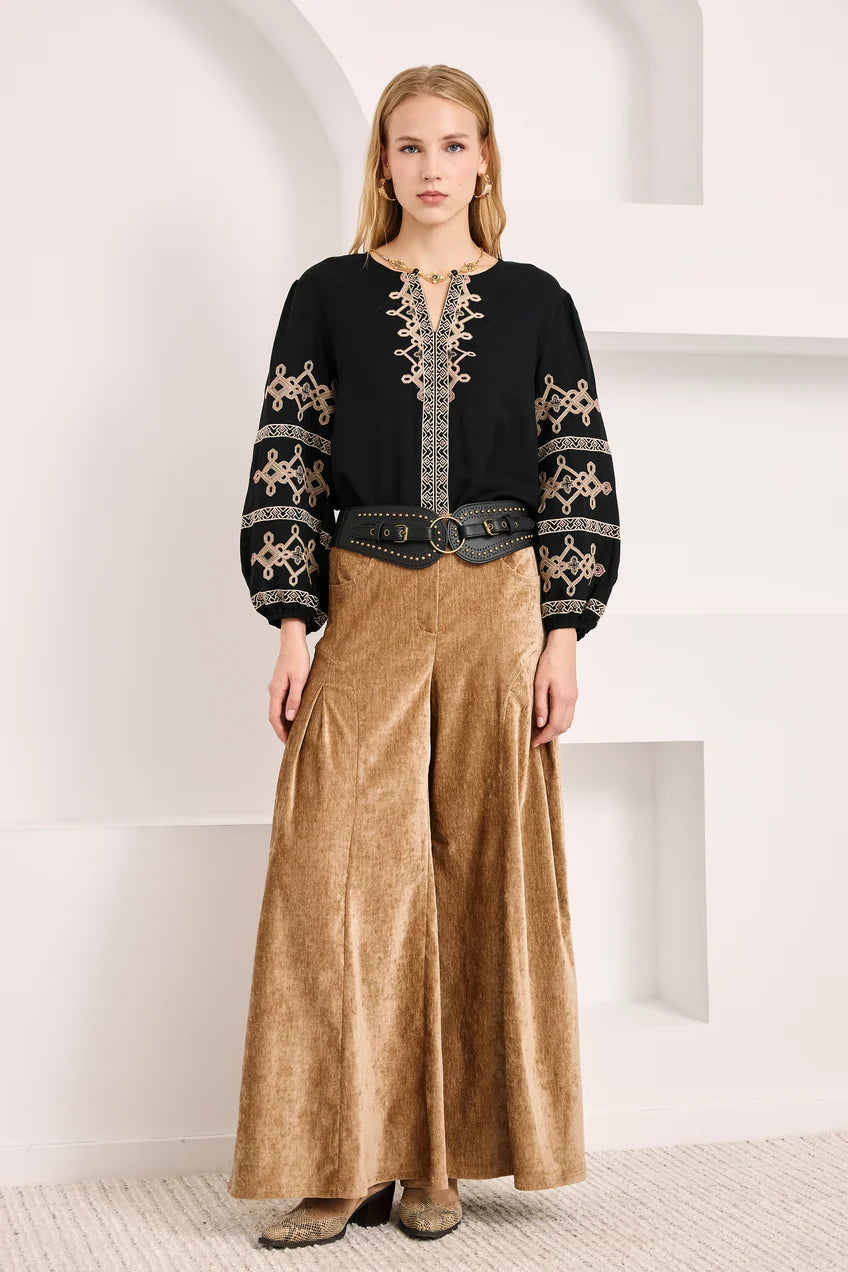 BLUSA MAO BORDADOS NKN NI.BELORO