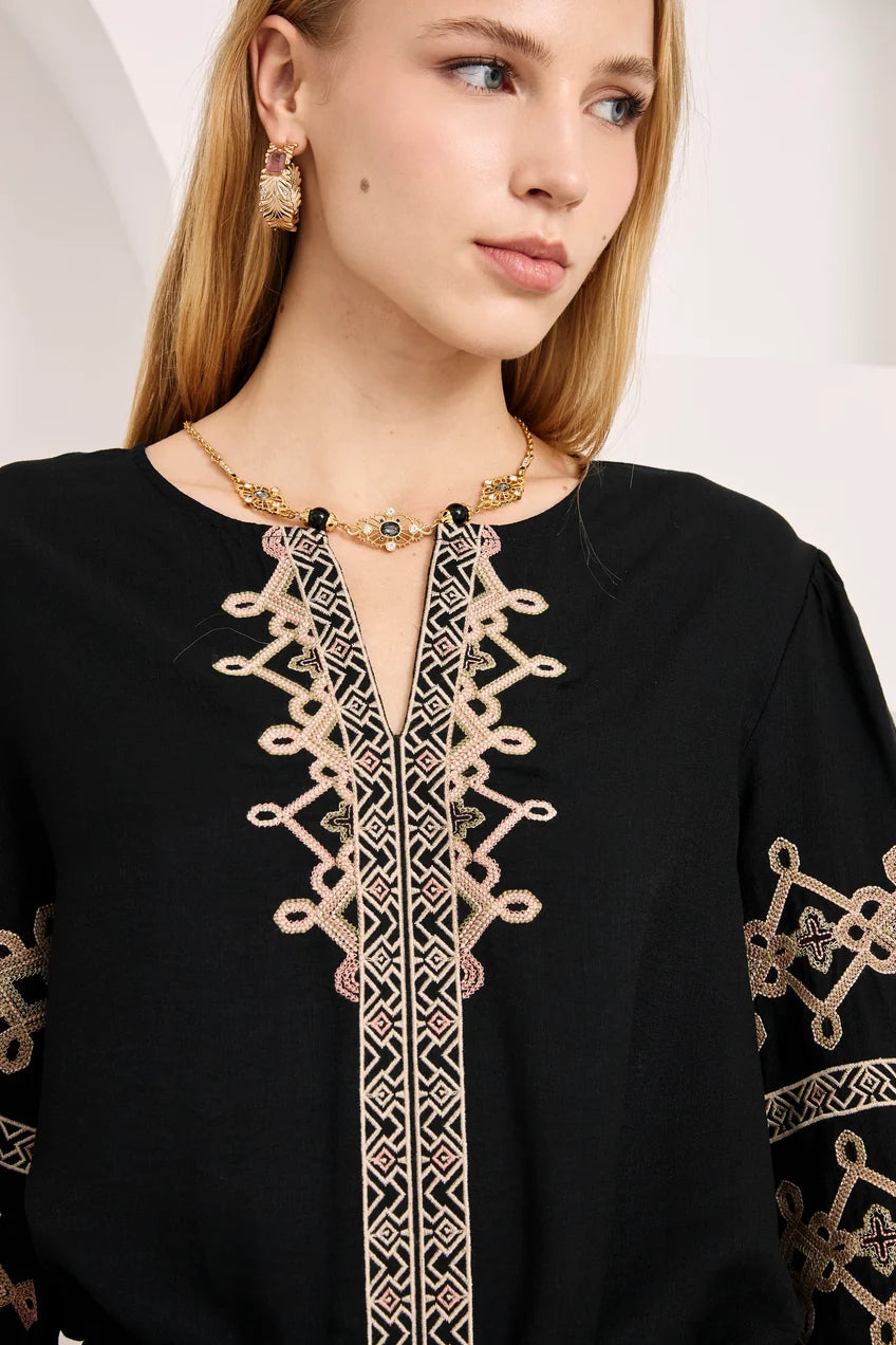 BLUSA MAO BORDADOS NKN NI.BELORO