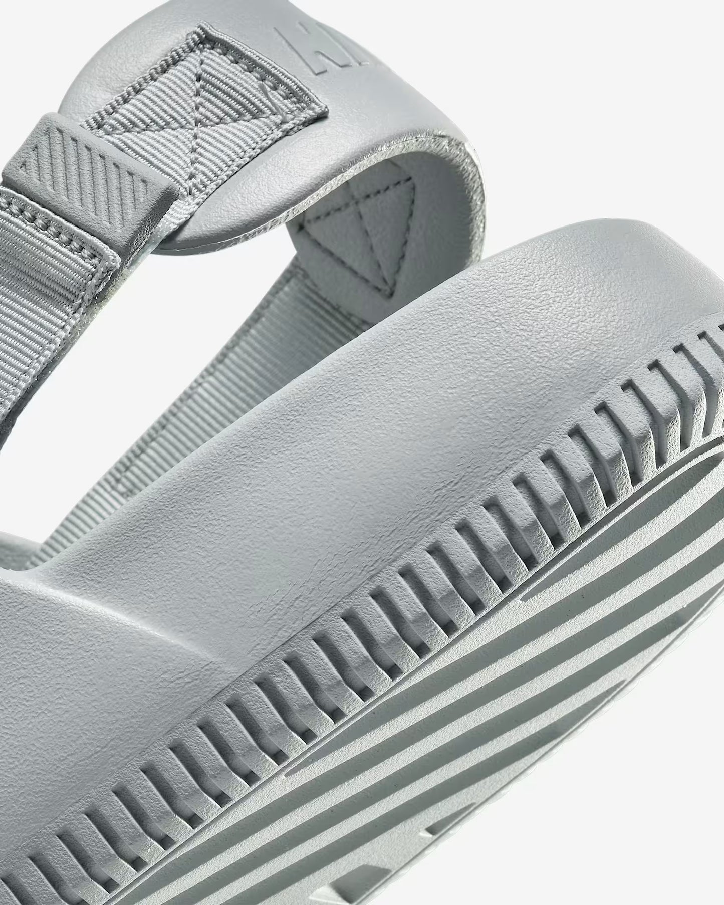 ZUECO NIKE CALM HOMBRE FD5131