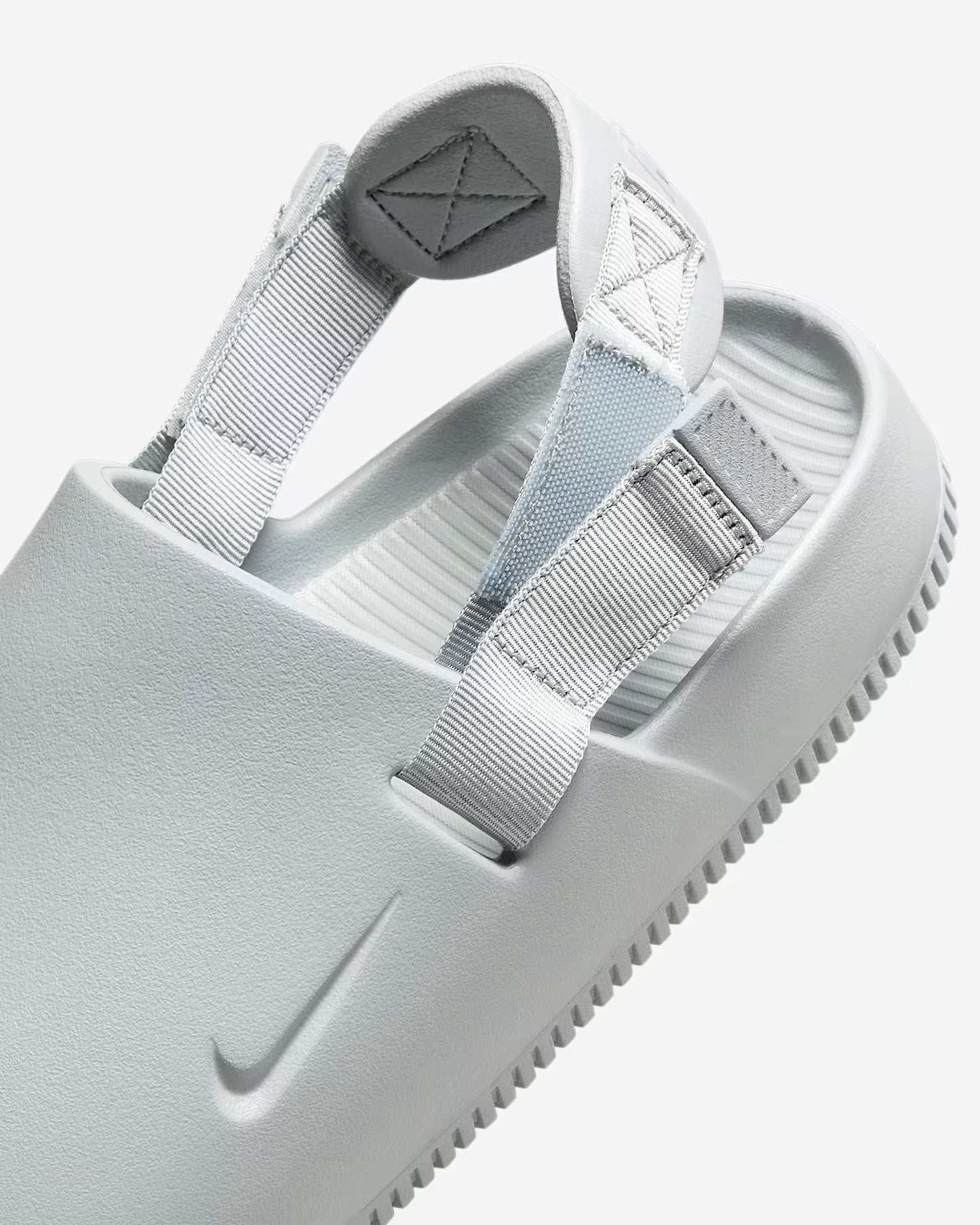 ZUECO NIKE CALM HOMBRE FD5131