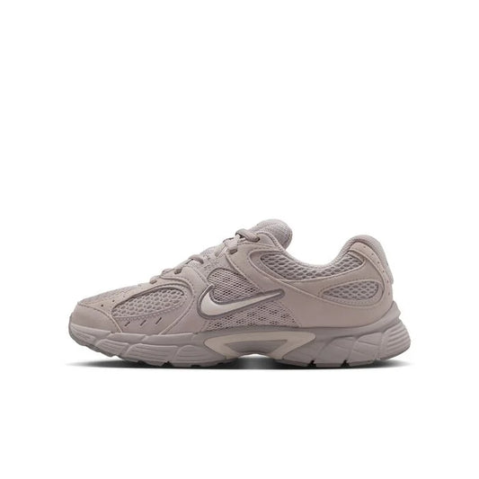 ZAPATILLAS NIKE V5 RNR SUEDE   IO1644