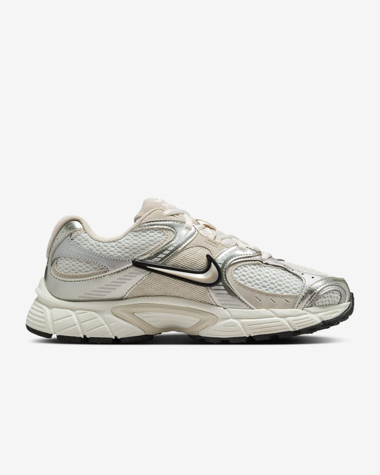 ZAPATILLAS MUJER NIKE V5 RNR HQ7901-104