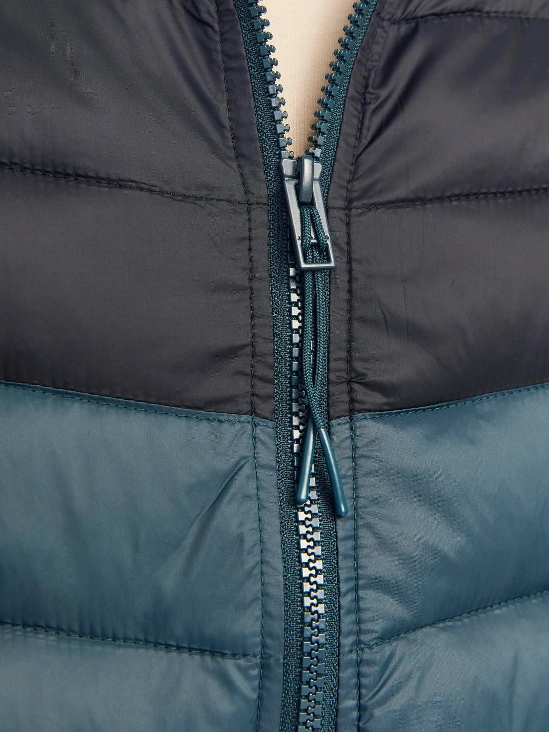 CHAQUETA CORTA ACOLCHADA JACK&JONES 12258444