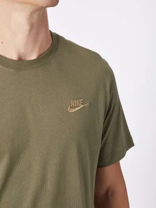CAMISETA HOMBRE NIKE SPORTSWEAR CLUB AR4997