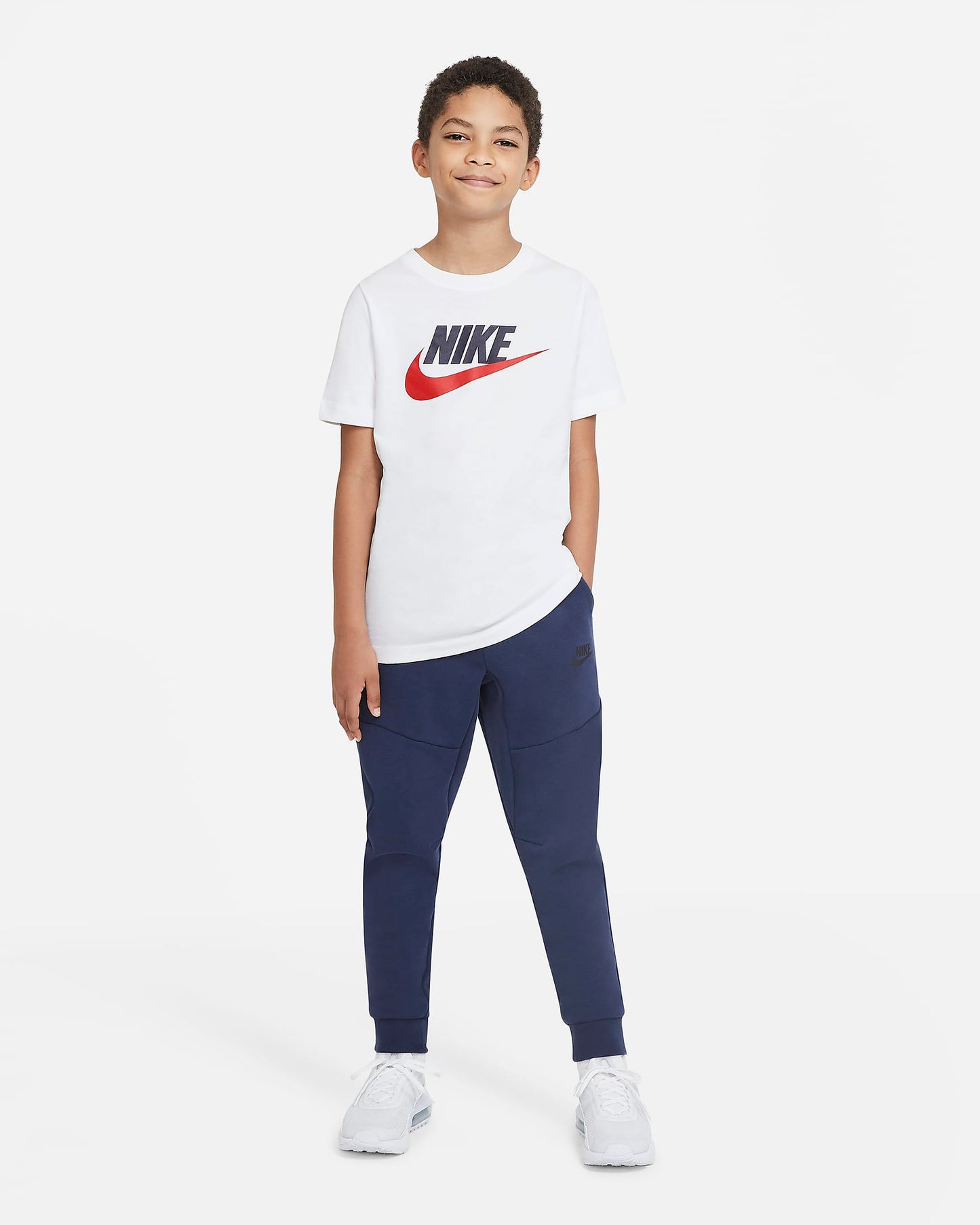 CAMISETA NIKE SPORTSWEAR KIDS AR5252-107