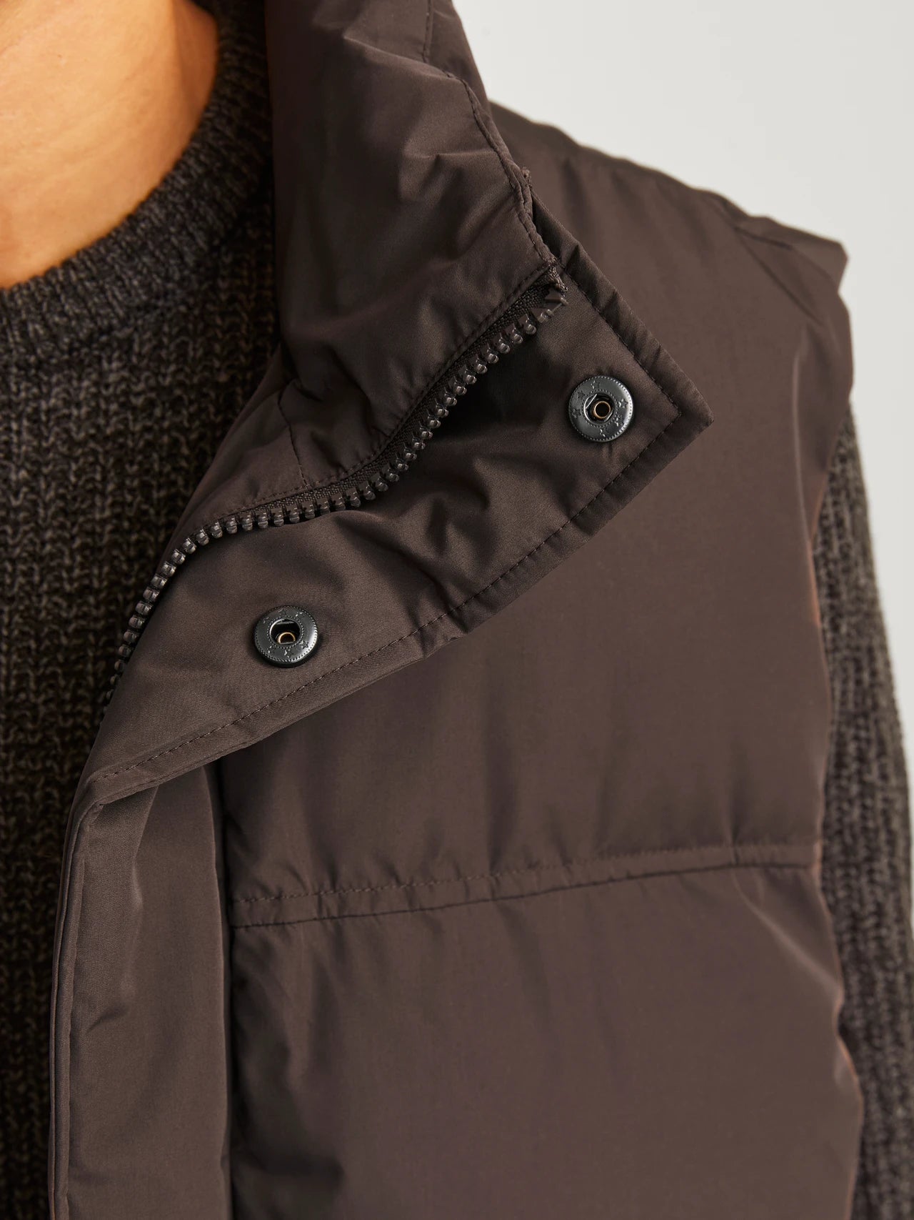 CHALECO ACOLCHADO HOMBRE JACK AND JONES 12256981